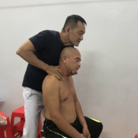 Đau mỗi cổ và vai gáy